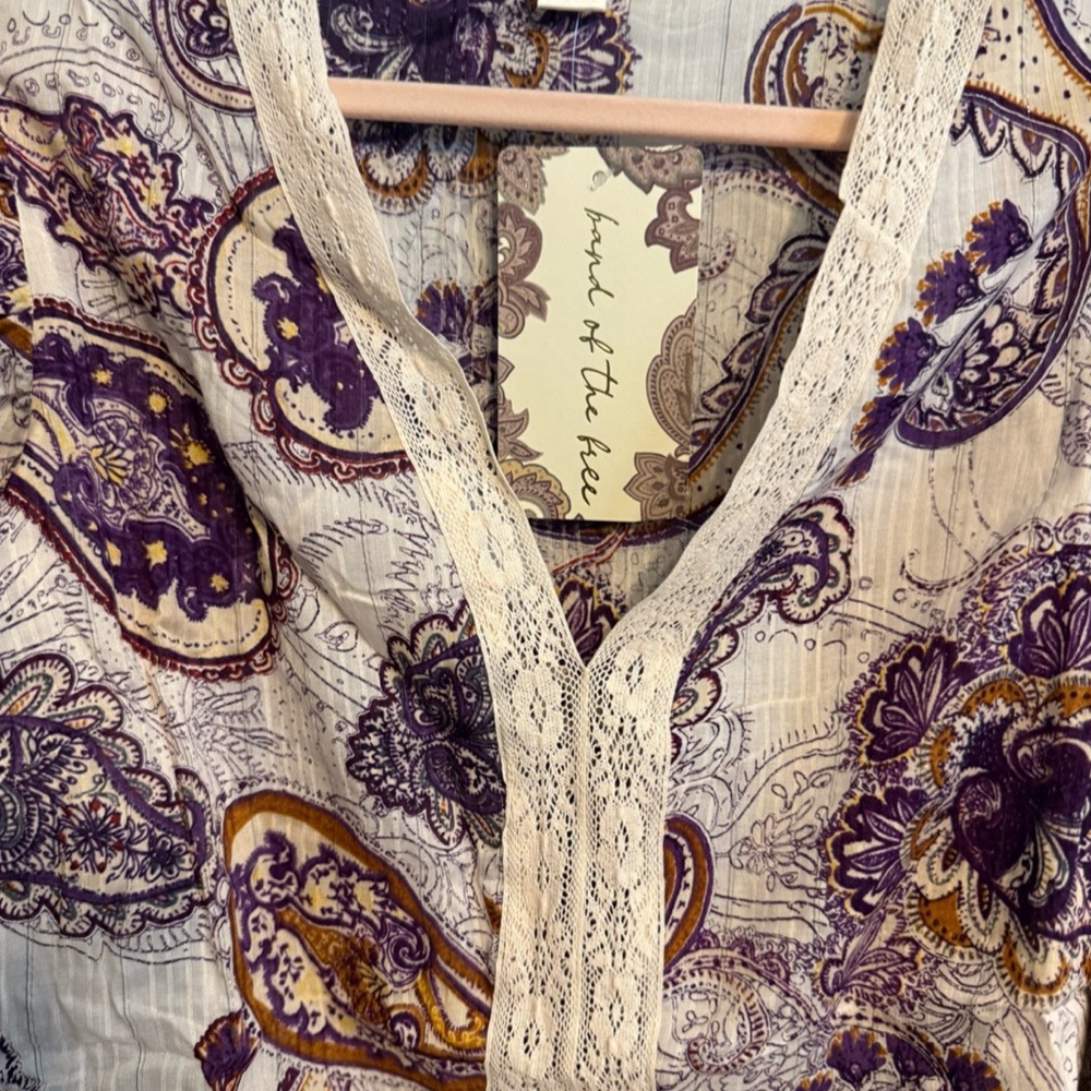 Boho Paisley V-Neck Blouse with Lace Trim - Purple/Cream Sz S NWT - Picture 3 of 6
